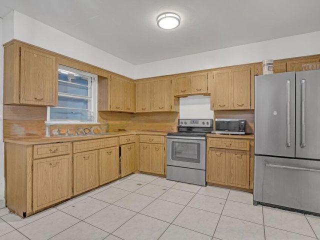 Home for sale at 3308 Lake Avenue - photo 6444348