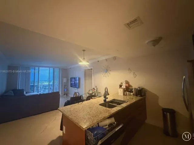 2-bedroom condo for sale in Hallandale Beach - 1800 S Ocean Dr 1909 - MondialRealty