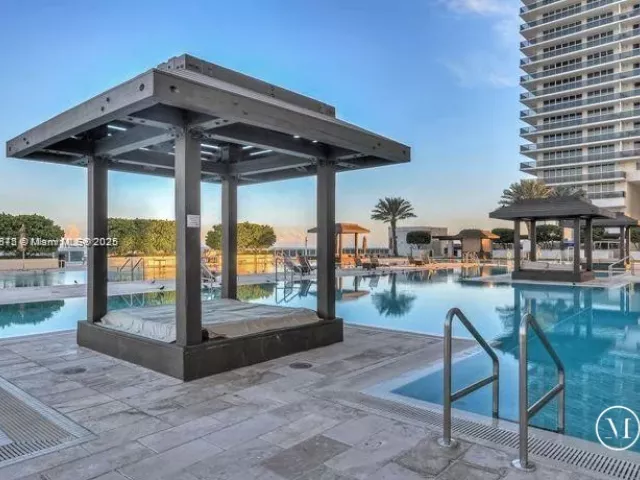 2-bedroom condo for sale in Hallandale Beach - 1800 S Ocean Dr 1909 - MondialRealty