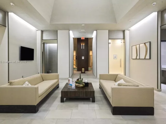 2-bedroom condo for sale in Hallandale Beach - 1800 S Ocean Dr 1909 - MondialRealty