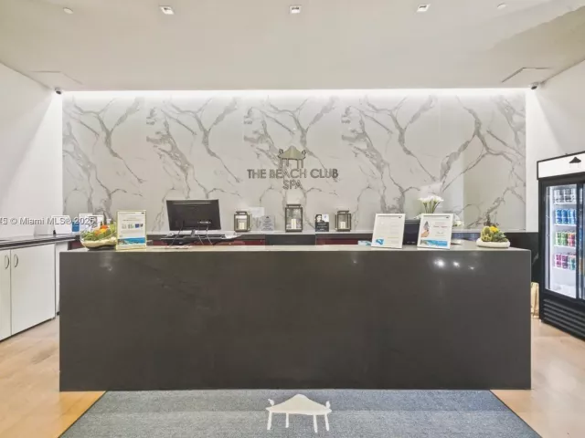 2-bedroom condo for sale in Hallandale Beach - 1800 S Ocean Dr 1909 - MondialRealty