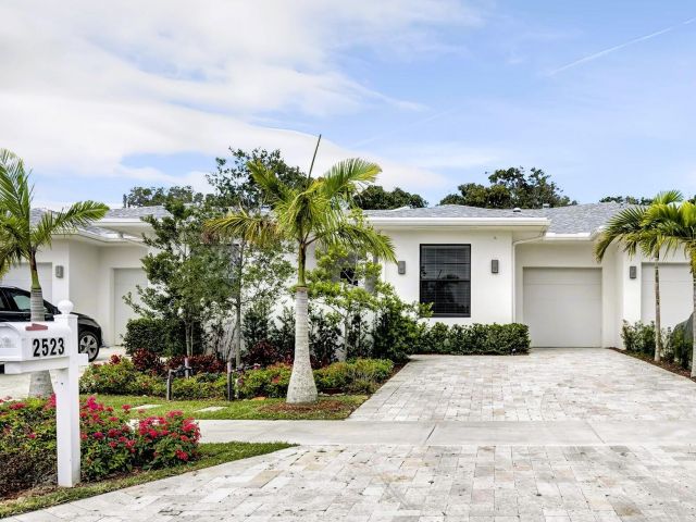 Home for rent at 2523 Oceanview Avenue E - photo 6445208