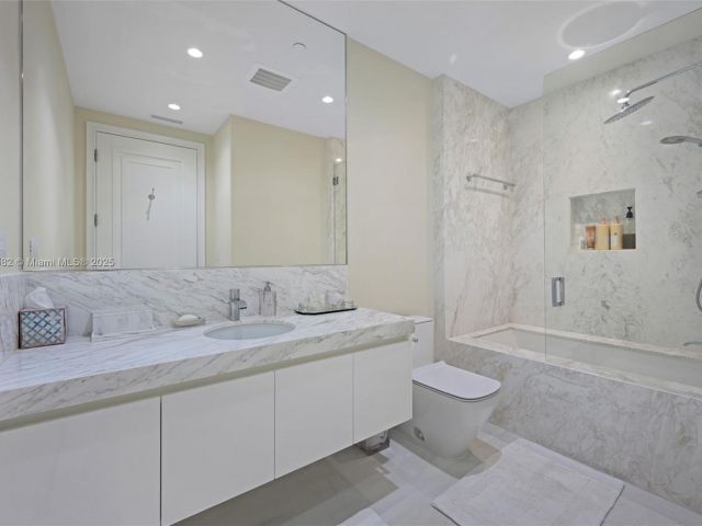 Apartment for rent  Unit #2702 - photo 6447796