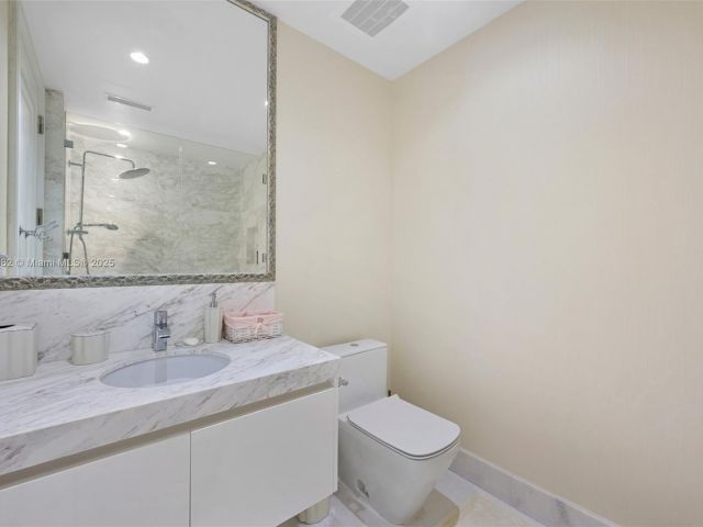 Apartment for rent  Unit #2702 - photo 6447797