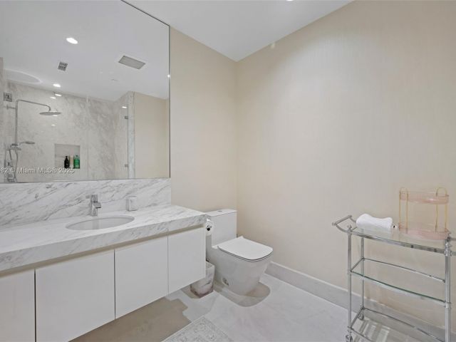 Apartment for rent  Unit #2702 - photo 6447800