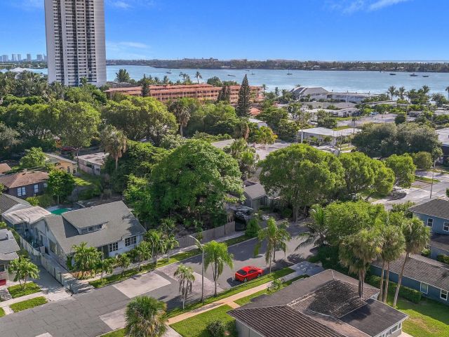 Home for sale at 421 51st Street - photo 6447493