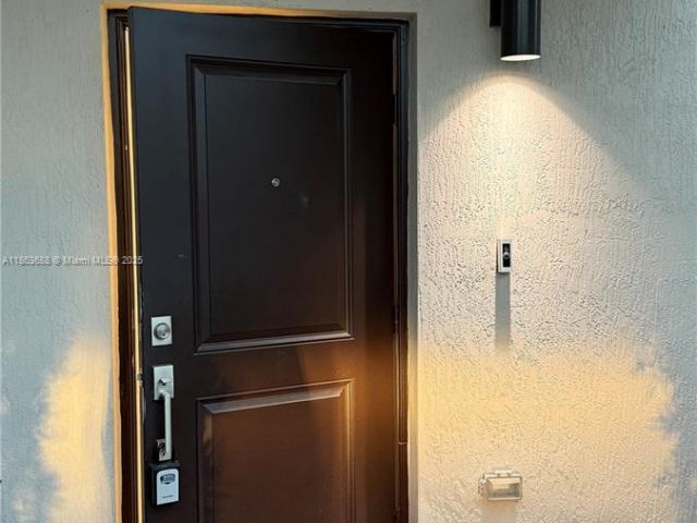 3-bedroom home for rent in Miami - 947 NE 211th St 947 - MondialRealty