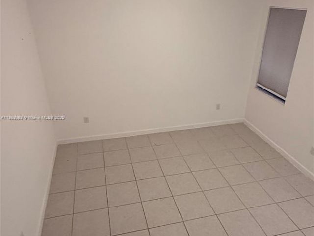 3-bedroom home for rent in Miami - 947 NE 211th St 947 - MondialRealty