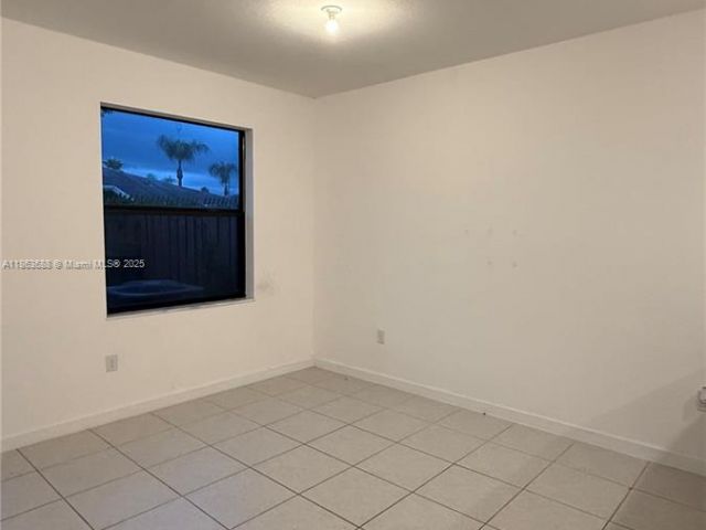 3-bedroom home for rent in Miami - 947 NE 211th St 947 - MondialRealty