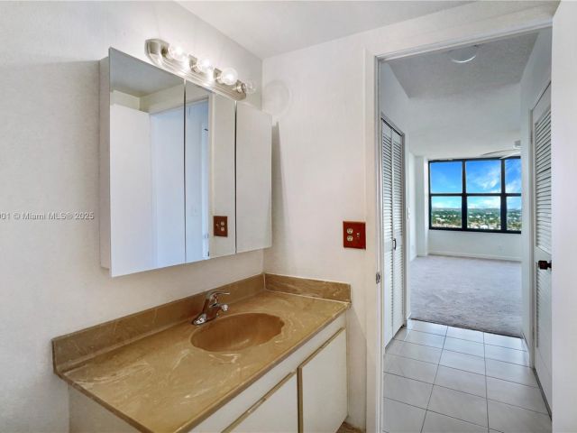 Apartment for sale  Unit #2408 - photo 6448248