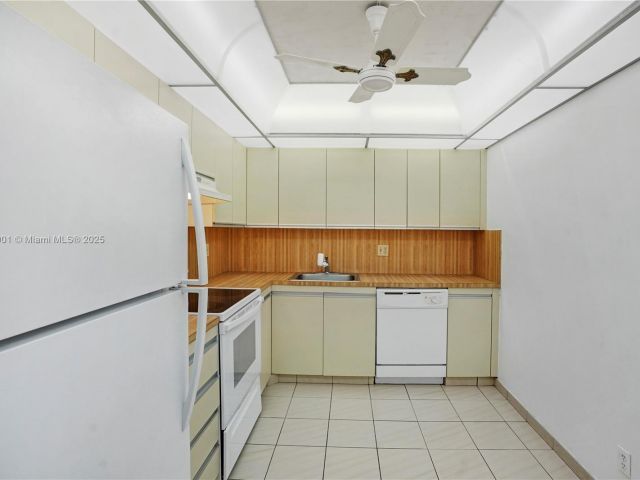 Apartment for sale  Unit #2408 - photo 6448256
