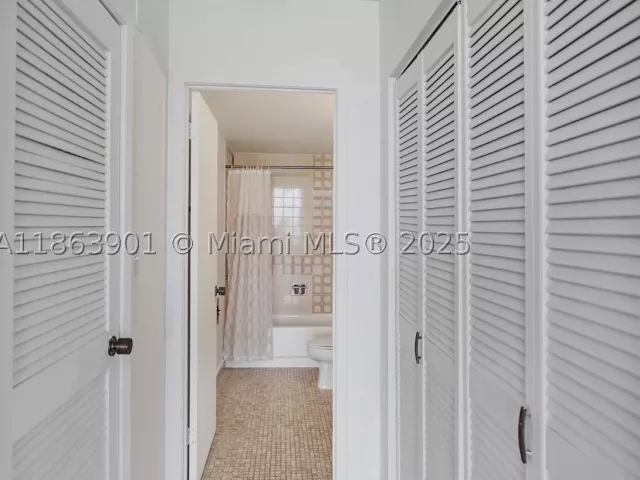 1-bedroom condo for sale in Hallandale Beach - 2500 Parkview Dr 2408 - MondialRealty