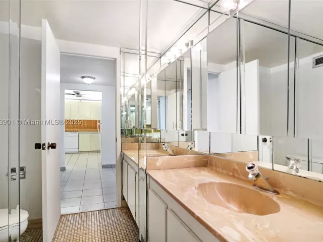 1-bedroom condo for sale in Hallandale Beach - 2500 Parkview Dr 2408 - MondialRealty
