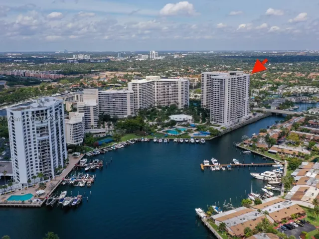 1-bedroom condo for sale in Hallandale Beach - 2500 Parkview Dr 2408 - MondialRealty