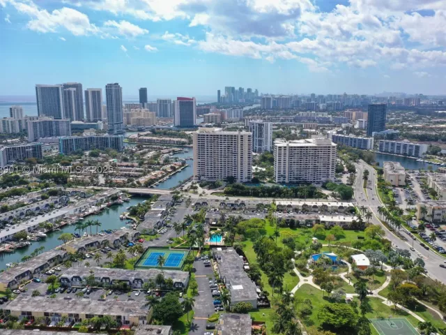 1-bedroom condo for sale in Hallandale Beach - 2500 Parkview Dr 2408 - MondialRealty