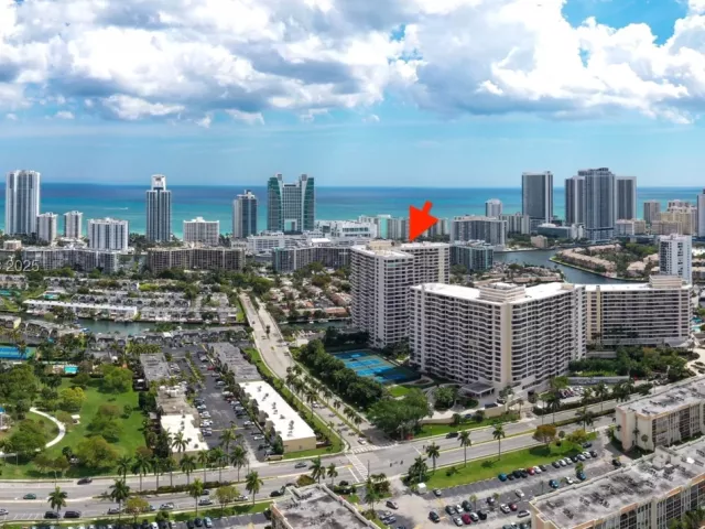 1-bedroom condo for sale in Hallandale Beach - 2500 Parkview Dr 2408 - MondialRealty