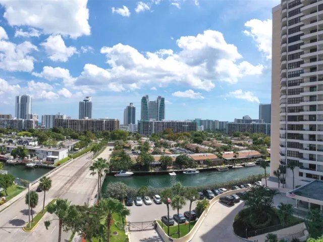 1-bedroom condo for sale in Hallandale Beach - 2500 Parkview Dr 2408 - MondialRealty