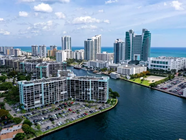 1-bedroom condo for sale in Hallandale Beach - 2500 Parkview Dr 2408 - MondialRealty