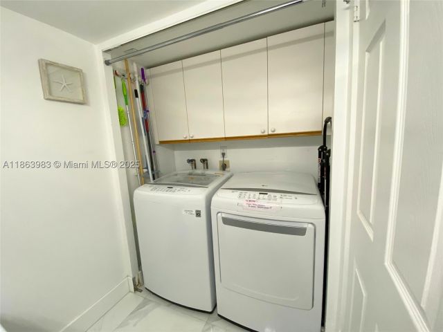 2-bedroom condo for sale in Aventura - 3530 Mystic Pointe Dr 3014 - MondialRealty