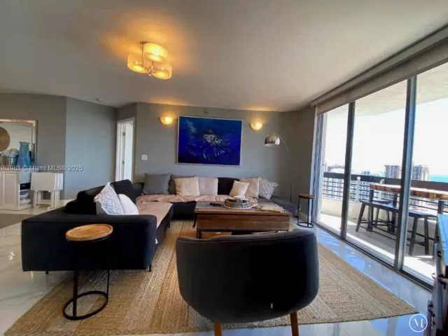 2-bedroom condo for sale in Aventura - 3530 Mystic Pointe Dr 3014 - MondialRealty