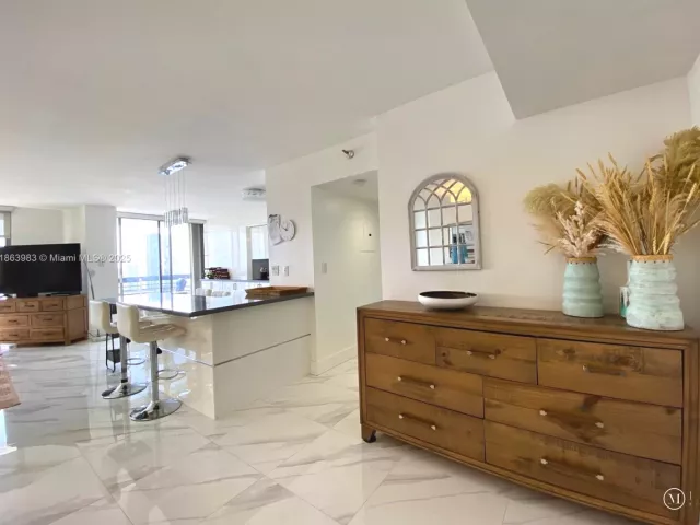 2-bedroom condo for sale in Aventura - 3530 Mystic Pointe Dr 3014 - MondialRealty