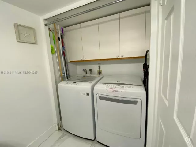 2-bedroom condo for sale in Aventura - 3530 Mystic Pointe Dr 3014 - MondialRealty