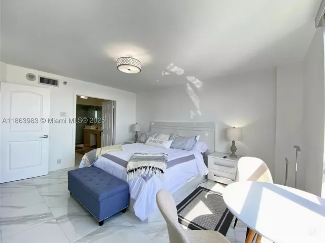 2-bedroom condo for sale in Aventura - 3530 Mystic Pointe Dr 3014 - MondialRealty