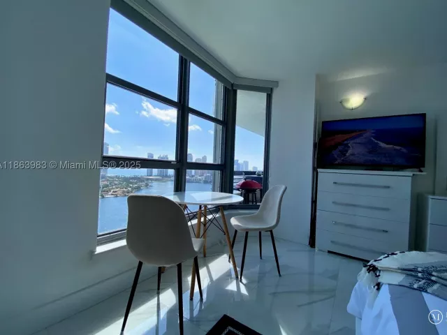 2-bedroom condo for sale in Aventura - 3530 Mystic Pointe Dr 3014 - MondialRealty