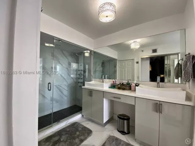 2-bedroom condo for sale in Aventura - 3530 Mystic Pointe Dr 3014 - MondialRealty