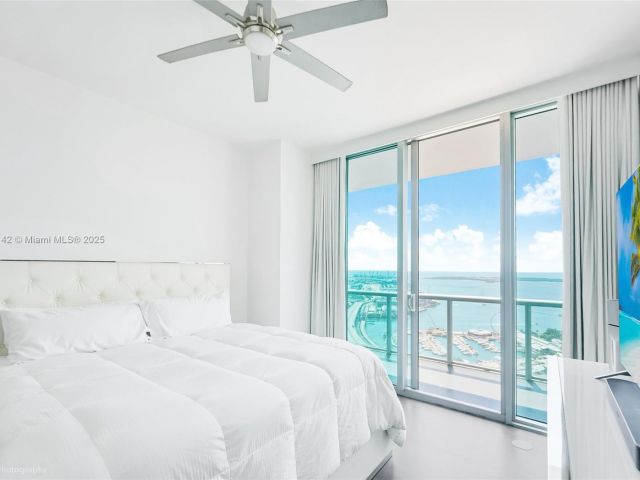 Apartment for sale  Unit #5004 - photo 6472964