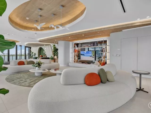4-bedroom condo for sale in Miami - 700 NE 24th Street 5202 - MondialRealty