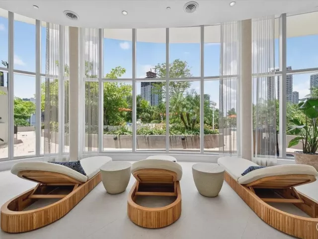 4-bedroom condo for sale in Miami - 700 NE 24th Street 5202 - MondialRealty