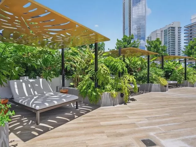 4-bedroom condo for sale in Miami - 700 NE 24th Street 5202 - MondialRealty