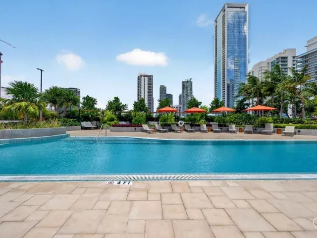 4-bedroom condo for sale in Miami - 700 NE 24th Street 5202 - MondialRealty