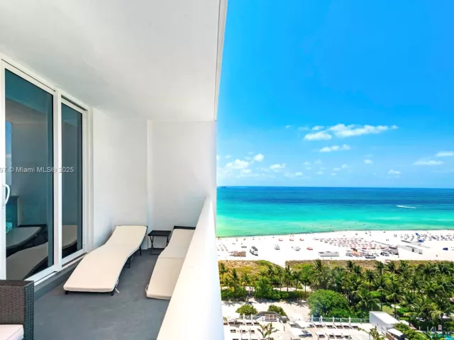 1-bedroom condo for sale in Miami Beach - 2301 Collins Ave 1505 - MondialRealty
