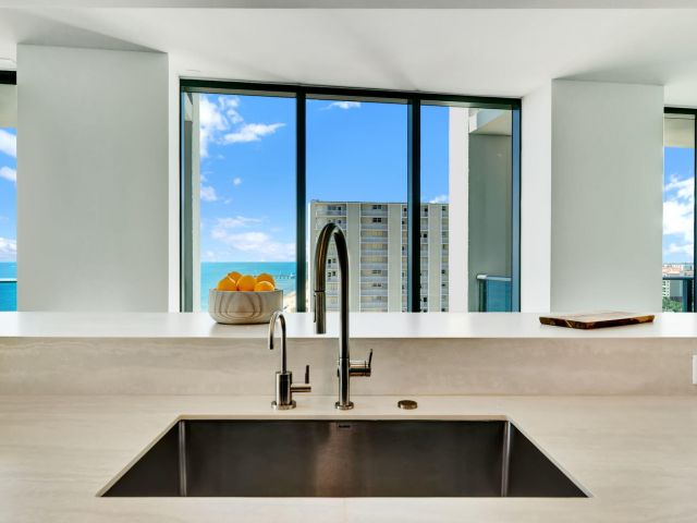 Apartment for sale  Unit #1401 - photo 6457472