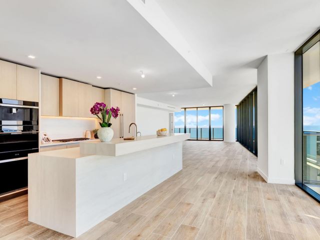 Apartment for sale  Unit #1401 - photo 6457475