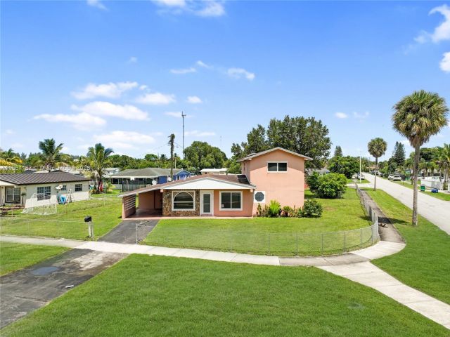 3-bedroom home for sale in Miami Gardens - 20401 NW 22nd Ave - MondialRealty