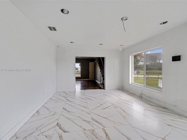 3-bedroom home for sale in Miami Gardens - 20401 NW 22nd Ave - MondialRealty