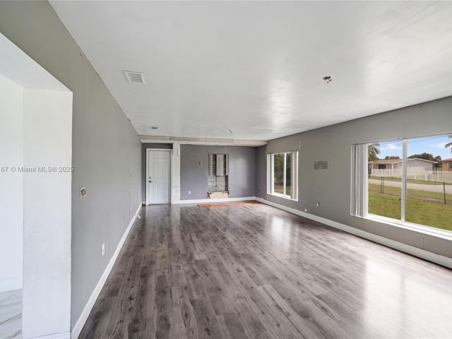 3-bedroom home for sale in Miami Gardens - 20401 NW 22nd Ave - MondialRealty