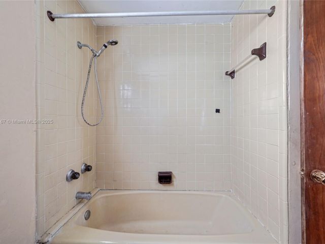 3-bedroom home for sale in Miami Gardens - 20401 NW 22nd Ave - MondialRealty