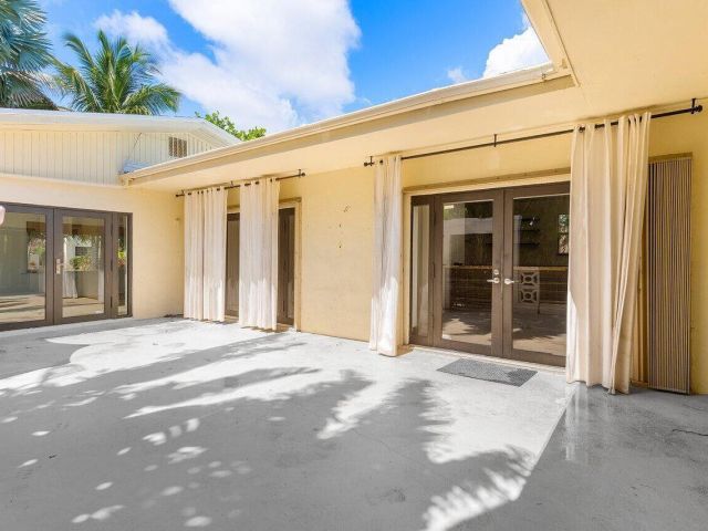 Home for rent at 517 29th Street E (Front House) - photo 6448747