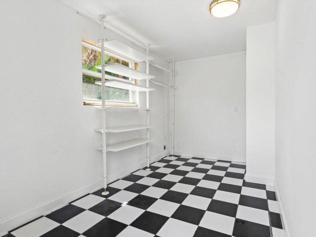 Home for rent at 517 29th Street E (Front House) - photo 6448748