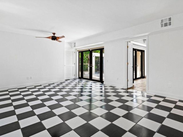 Home for rent at 517 29th Street E (Front House) - photo 6448749