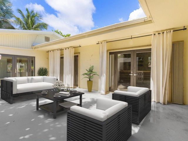 Home for rent at 517 29th Street E (Front House) - photo 6448751