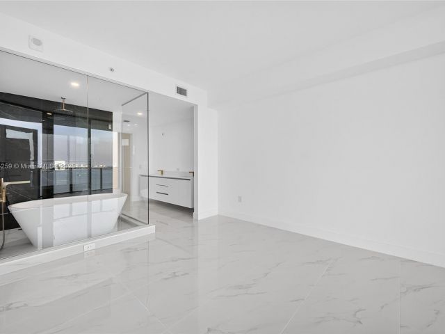 Apartment for sale  Unit #2606 - photo 6454091