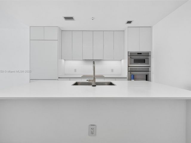 Apartment for sale  Unit #2606 - photo 6454095