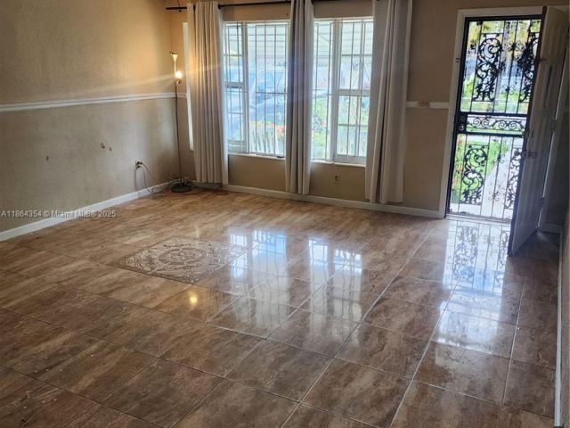 Home for rent at 17200 NW 11th Ave - photo 7436034