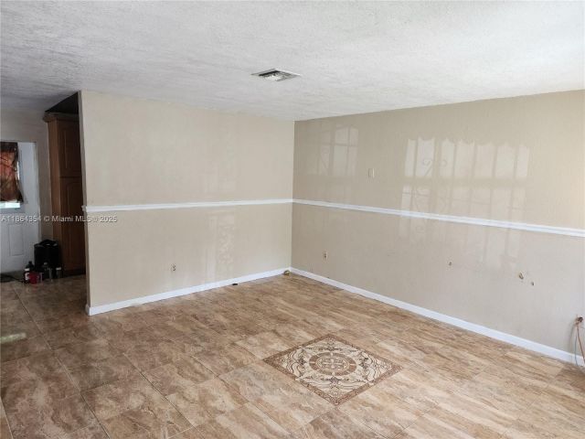 Home for rent at 17200 NW 11th Ave - photo 7436038