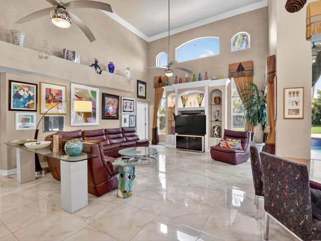 Home for sale at 15463 Tall Oak Avenue - photo 6505722